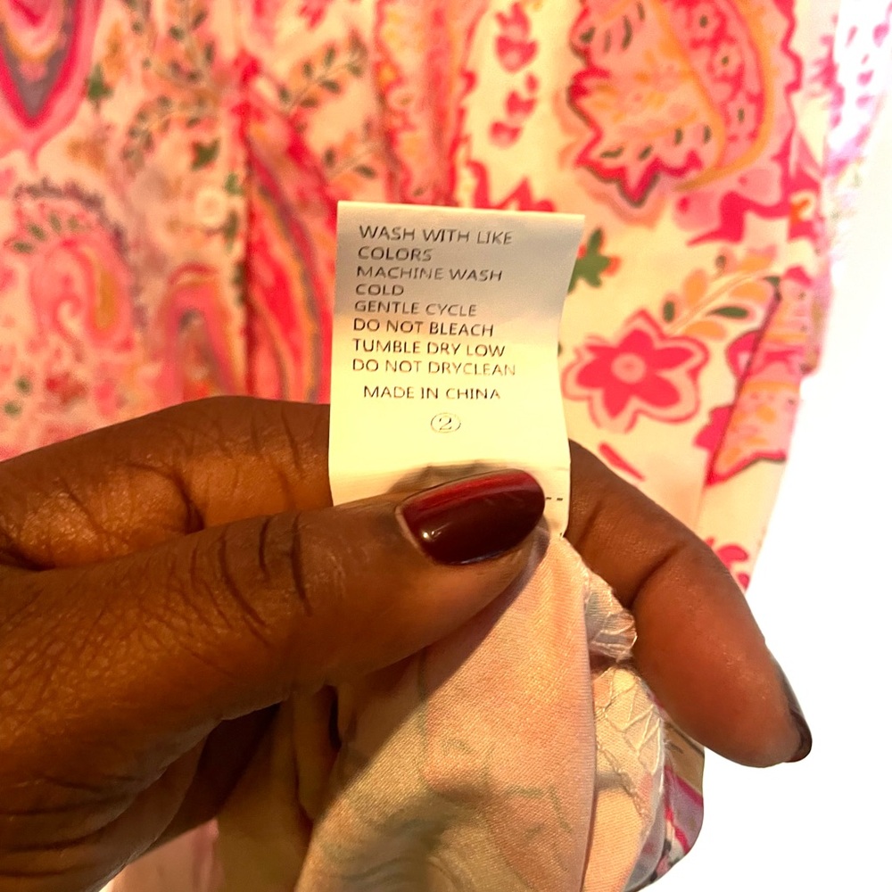 Vibrant multicolored Pink Paisley button up blouse.  HOT DEAL Like new - Picture 5 of 10